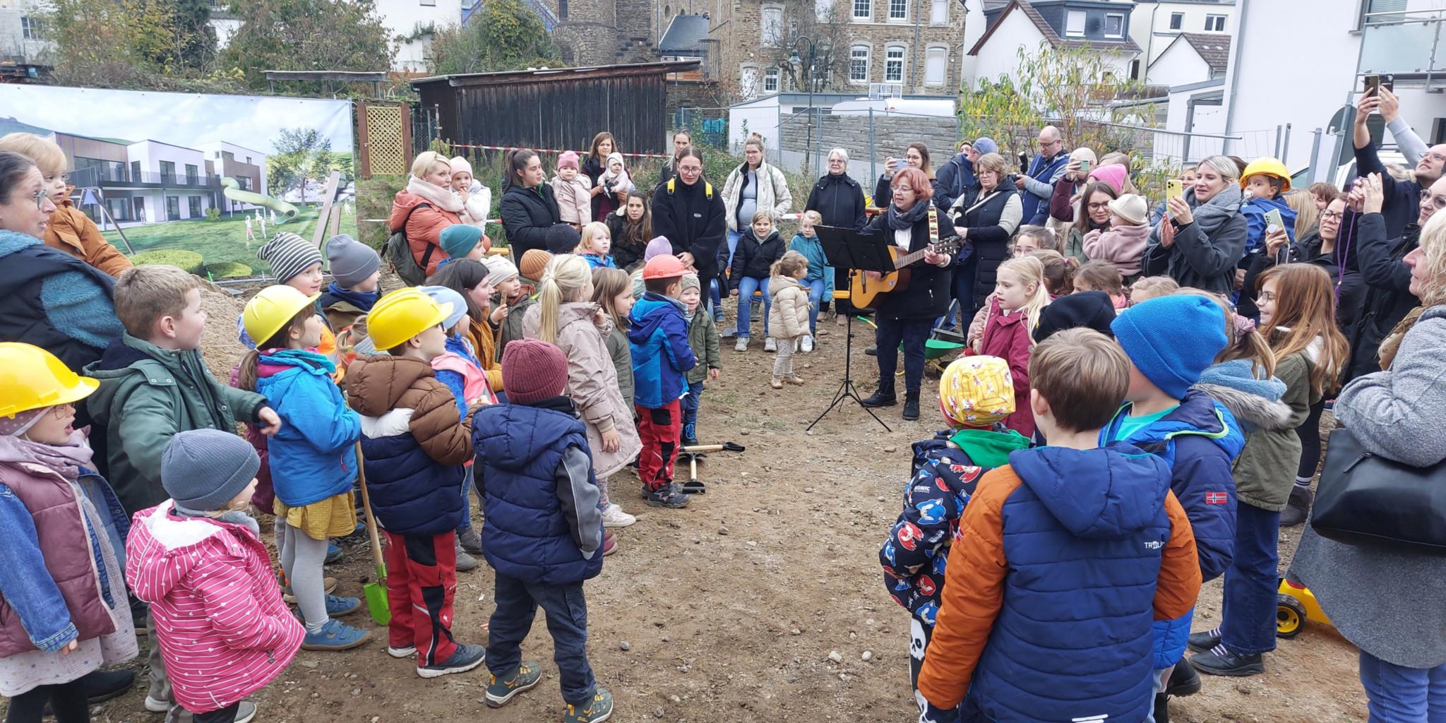 1. Spatenstich für Kindergarten Dernau