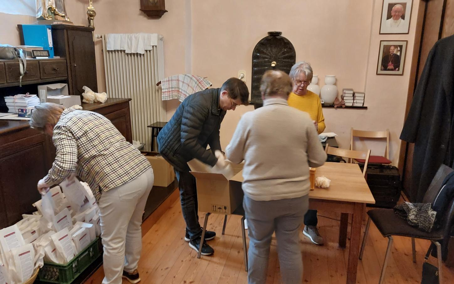 Rosinenbrötchen packen