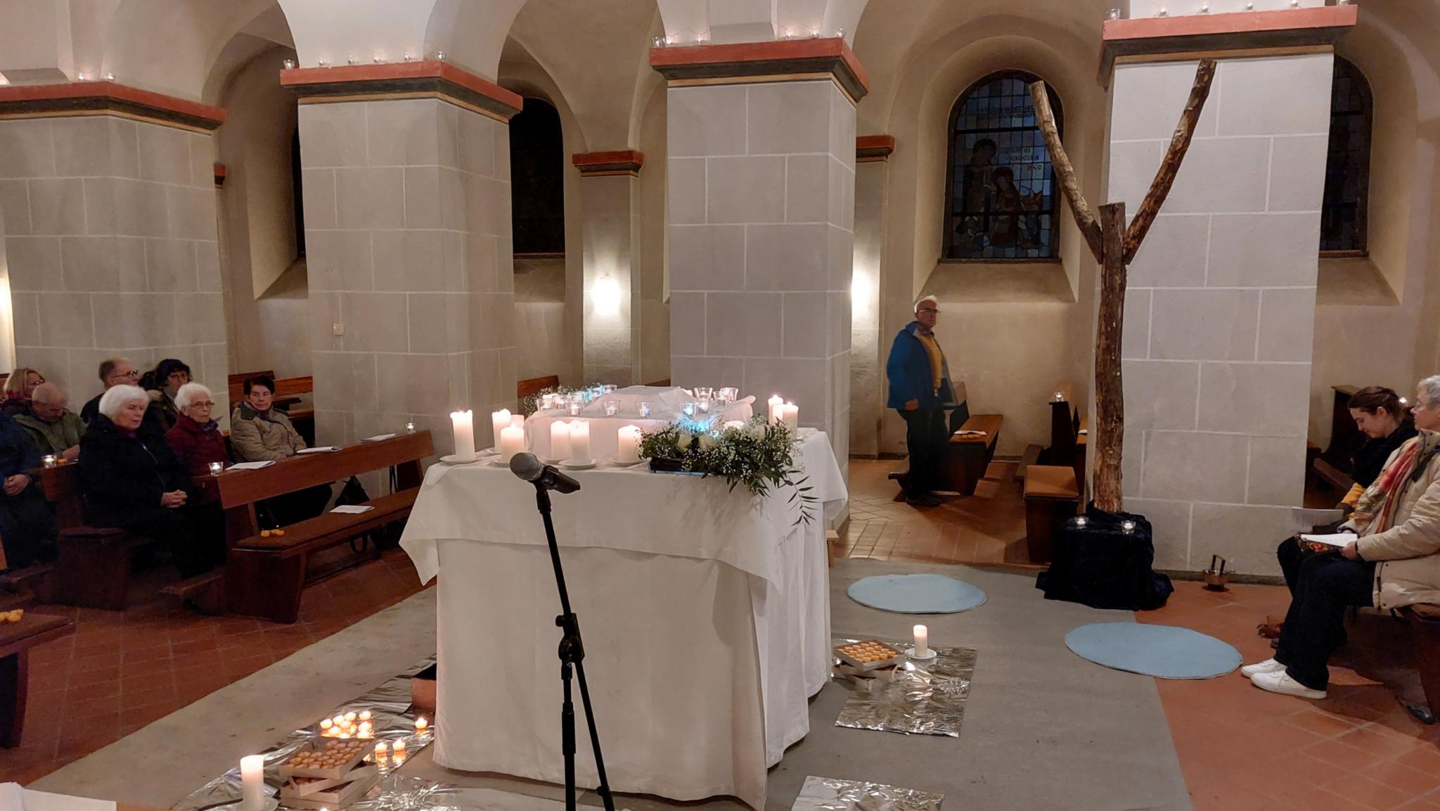 Altar mit dem Ahrtalkreuz ohne Figur